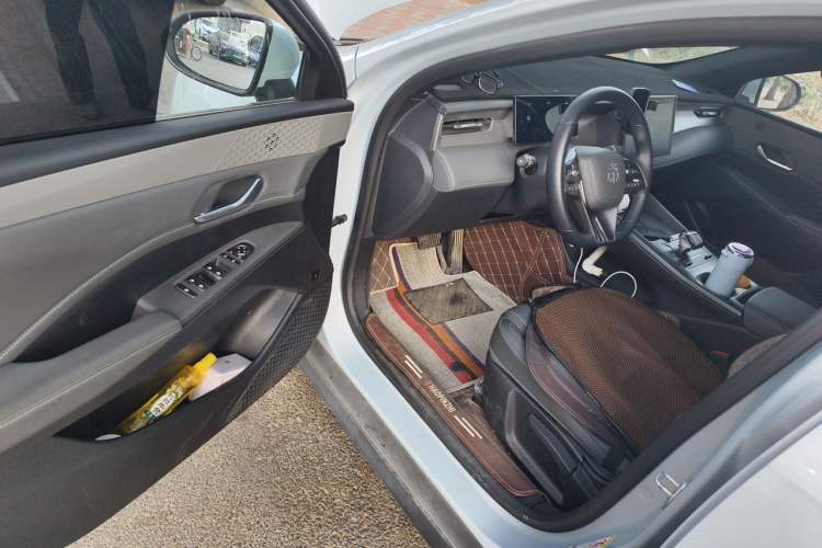 Used BYD Qin PLUS 2025 DM-i Smart Drive 55KM Leading Model Driver Seat