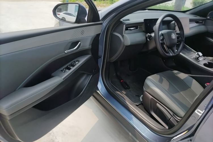Used BYD Qin PLUS 2025 DM-i Smart Drive 55KM Leading Model Driver Seat