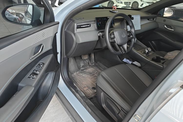 Used BYD Qin PLUS 2025 DM-i Smart Drive 55KM Leading Model Driver Seat