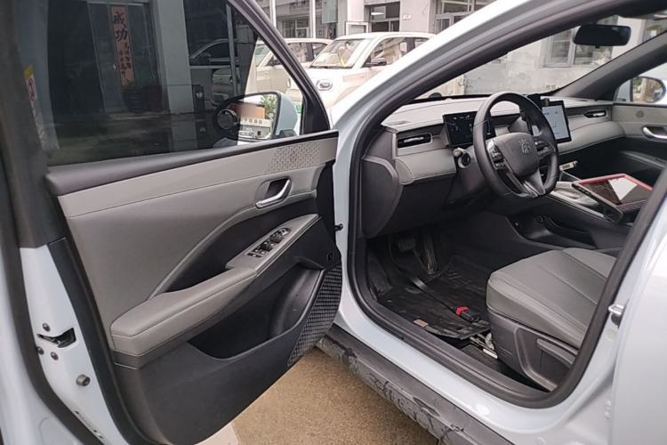 Used BYD Qin PLUS 2025 DM-i Smart Drive 55KM Leading Model Driver Seat