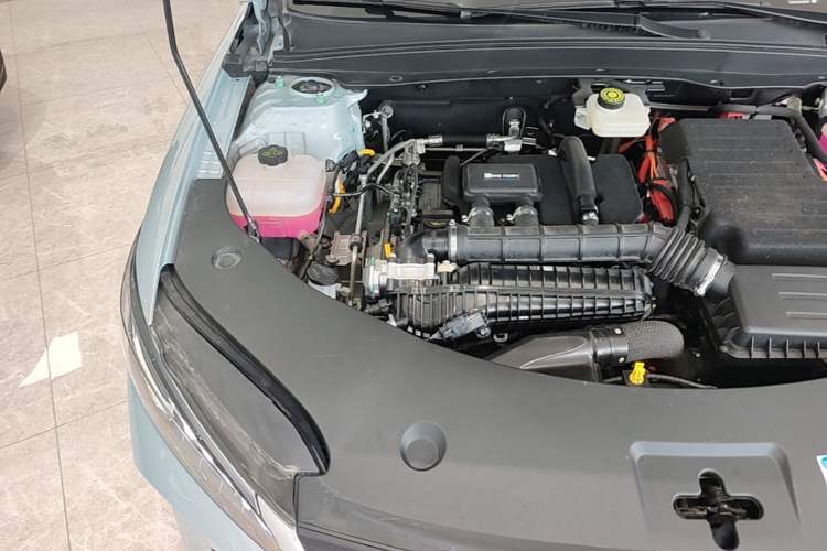 Used BYD Qin PLUS 2025 DM-i Smart Drive 120KM Superior Model Engine Bay Right