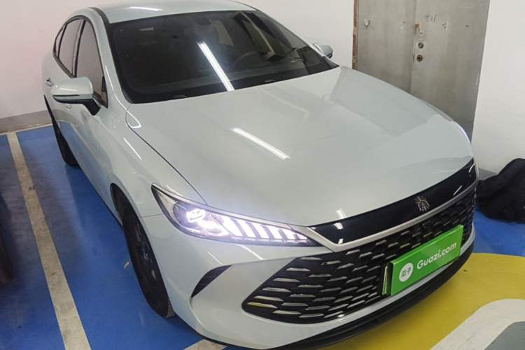 Used BYD Qin PLUS 2025 DM-i Smart Drive 55KM Leading Model Front Right 45 Deg