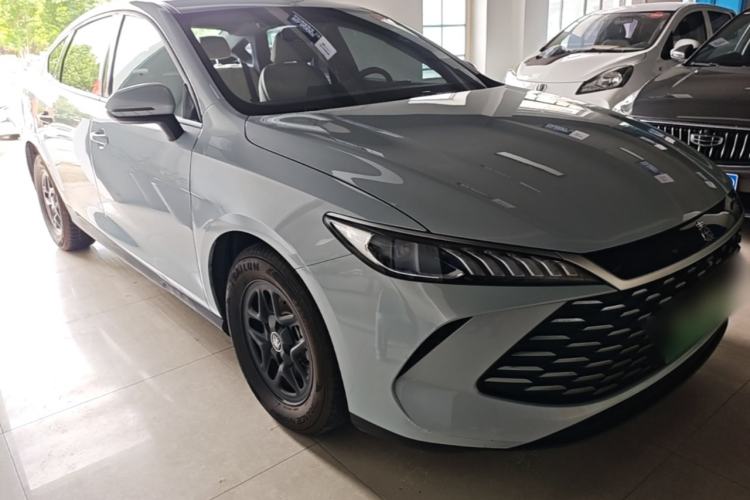 Used BYD Qin PLUS 2025 DM-i Smart Drive 55KM Leading Model Front Right 45 Deg