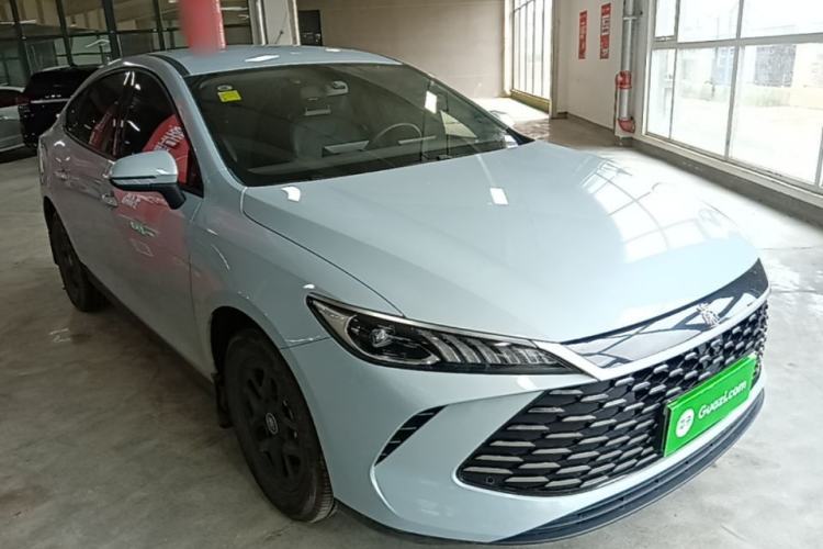 Used BYD Qin PLUS 2025 DM-i Smart Drive 55KM Leading Model Front Right 45 Deg