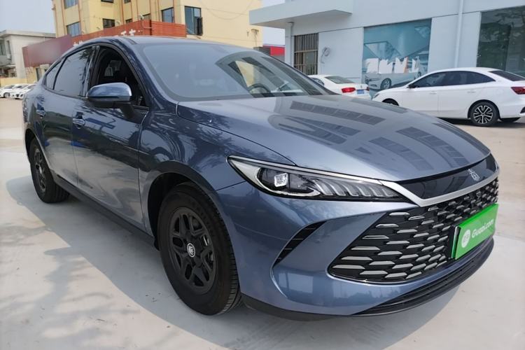 Used BYD Qin PLUS 2025 DM-i Smart Drive 55KM Leading Model Front Right 45 Deg
