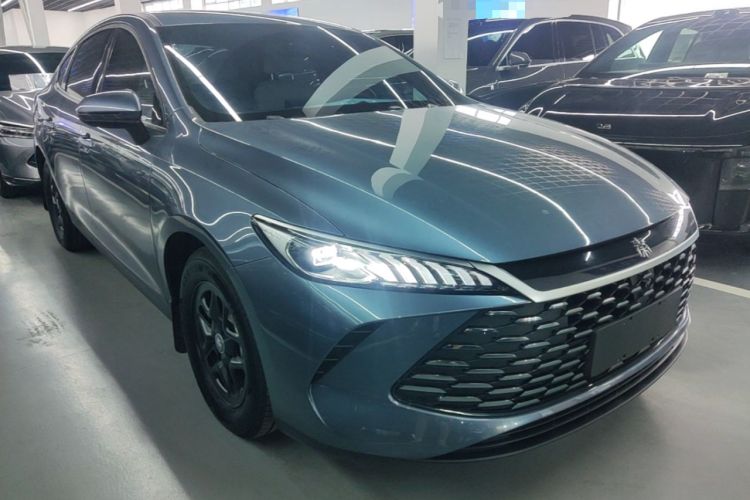 Used BYD Qin PLUS 2025 DM-i Smart Drive 55KM Leading Model Front Right 45 Deg
