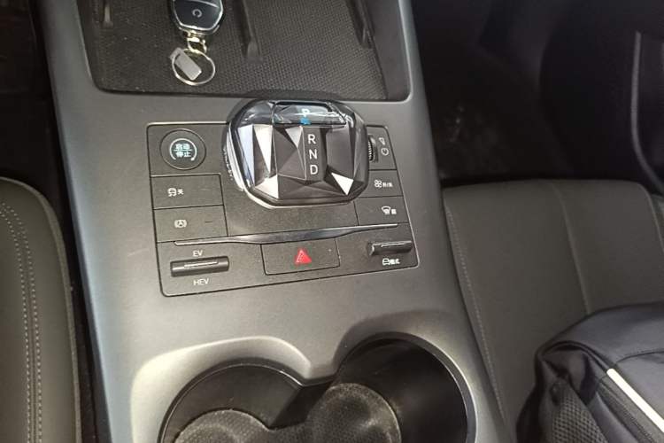 Used BYD Qin PLUS 2025 DM-i Smart Drive 55KM Leading Model Gear Lever