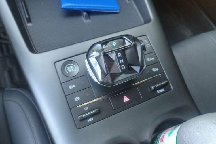 Used BYD Qin PLUS 2025 DM-i Smart Drive 55KM Leading Model Gear Lever