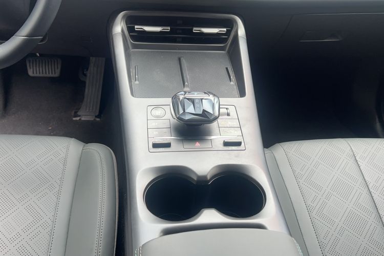 Used BYD Qin PLUS 2025 DM-i Smart Drive 55KM Leading Model Gear Lever