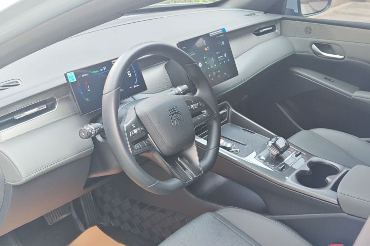 Used BYD Qin PLUS 2025 DM-i Smart Drive 55KM Leading Model Interior 2