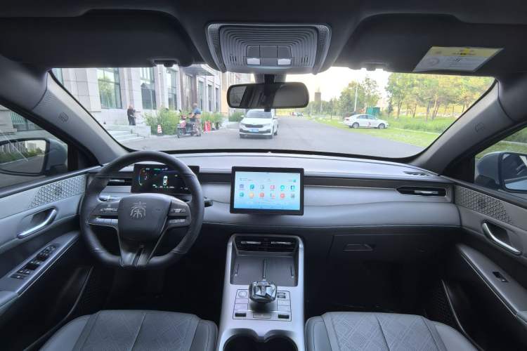 Used BYD Qin PLUS 2025 DM-i Smart Drive 55KM Leading Model Interior 2