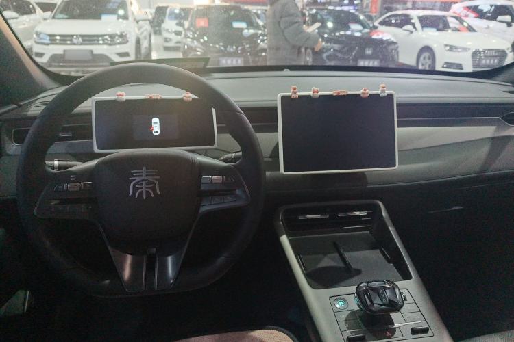Used BYD Qin PLUS 2025 DM-i Smart Drive 55KM Leading Model Interior 3