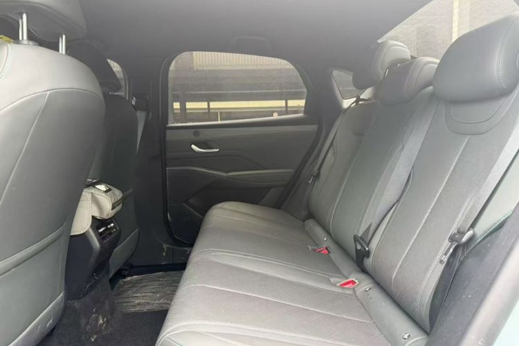 Used BYD Qin PLUS 2025 DM-i Smart Drive 55KM Leading Model Interior 3