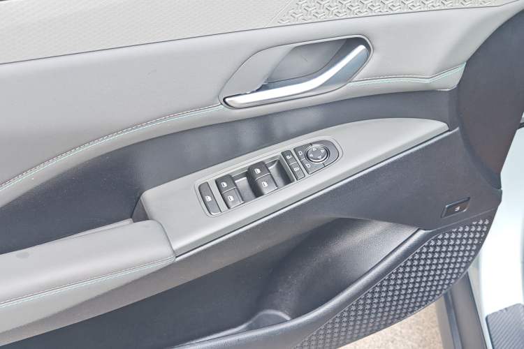 Used BYD Qin PLUS 2025 DM-i Smart Drive 55KM Leading Model Interior 3