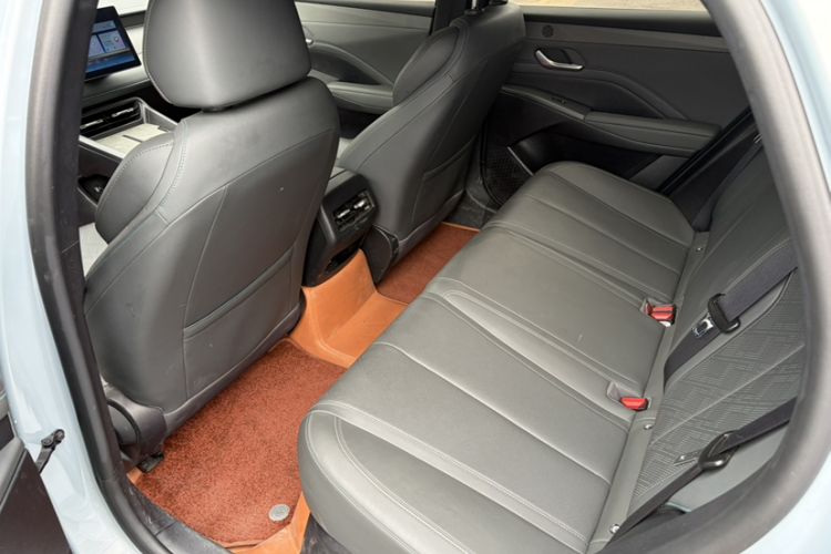 Used BYD Qin PLUS 2025 DM-i Smart Drive 55KM Leading Model Interior 4