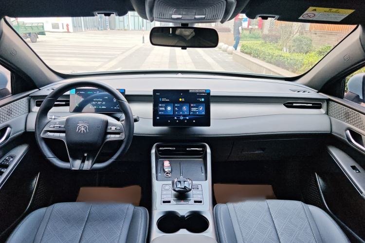 Used BYD Qin PLUS 2025 DM-i Smart Drive 55KM Leading Model Interior 7