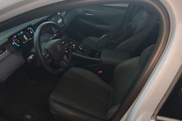 Used BYD Qin PLUS 2025 DM-i Smart Drive 55KM Leading Model Left Front Seat