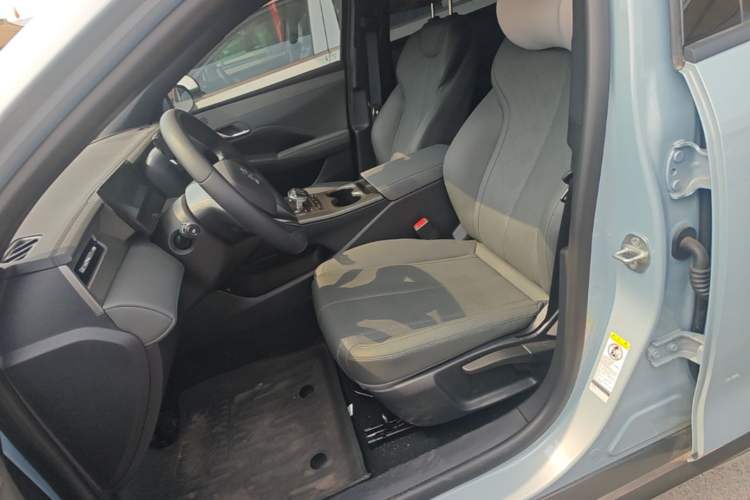 Used BYD Qin PLUS 2025 DM-i Smart Drive 55KM Leading Model Left Front Seat