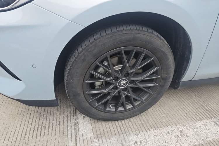 Used BYD Qin PLUS 2025 EV Smart Drive Edition 510KM Leading Model Left Front Wheel Hub