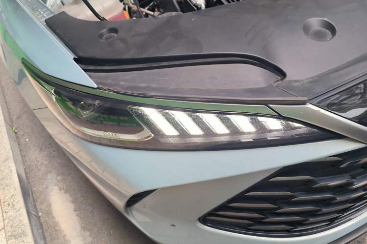 Used BYD Qin PLUS 2025 DM-i Smart Drive 55KM Leading Model Right Front Headlight