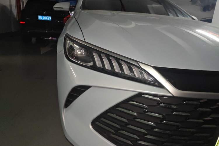 Used BYD Qin PLUS 2025 DM-i Smart Drive 55KM Leading Model Right Front Headlight