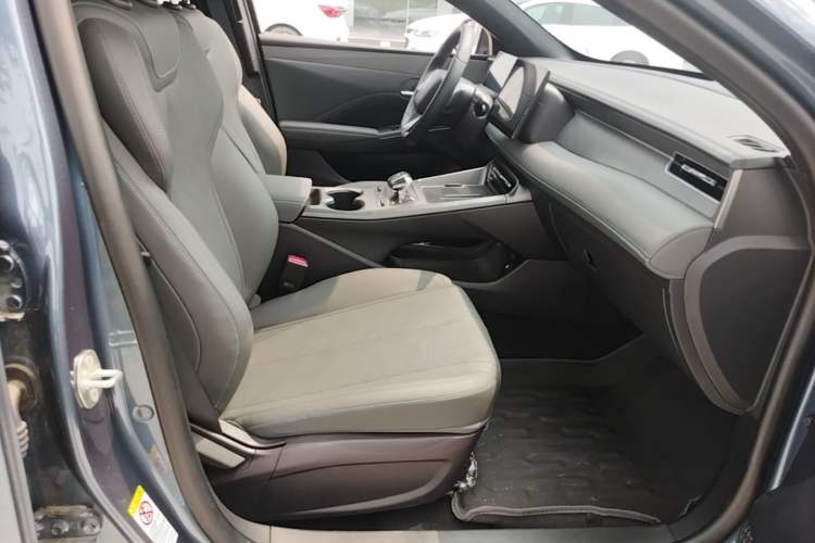 Used BYD Qin PLUS 2025 DM-i Smart Drive 55KM Leading Model Right Front Seat