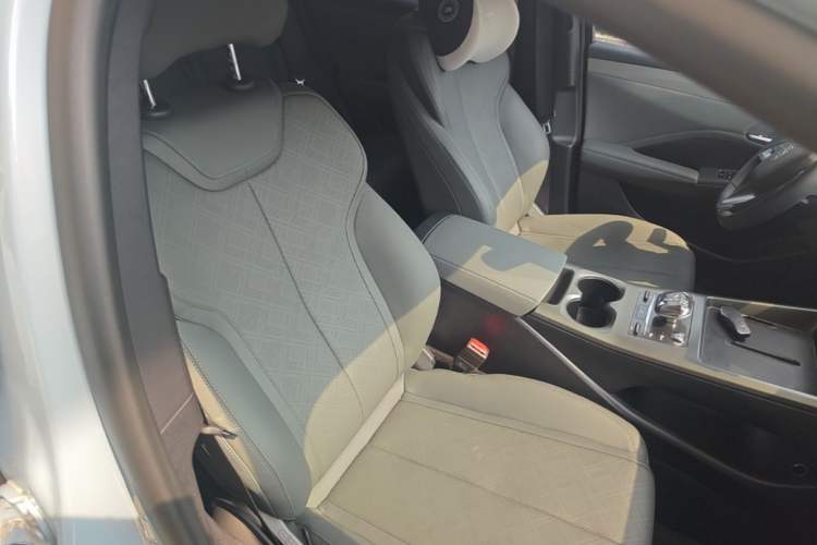 Used BYD Qin PLUS 2025 DM-i Smart Drive 55KM Leading Model Right Front Seat