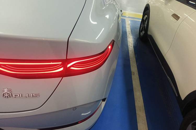 Used BYD Qin PLUS 2025 DM-i Smart Drive 55KM Leading Model Right Rear Taillight