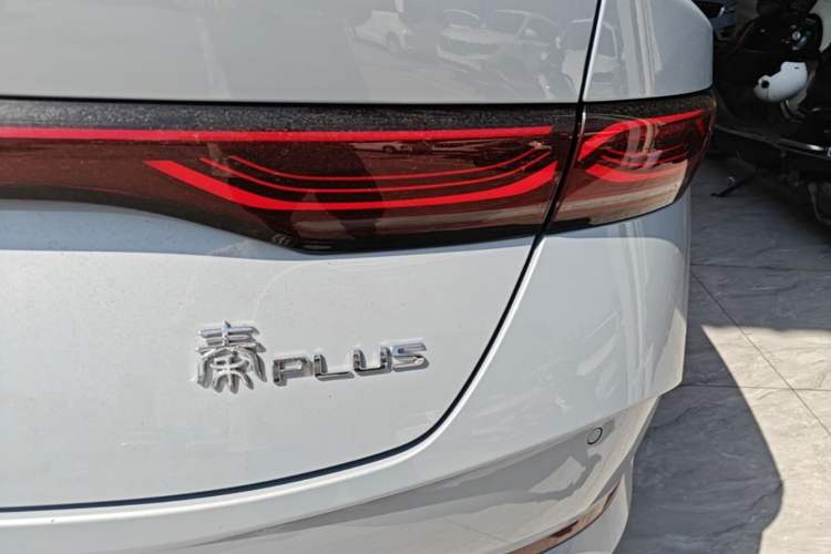 Used BYD Qin PLUS 2025 DM-i Smart Drive 55KM Leading Model Right Rear Taillight