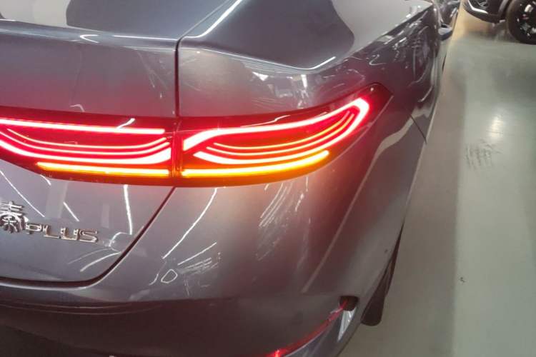Used BYD Qin PLUS 2025 DM-i Smart Drive 55KM Leading Model Right Rear Taillight