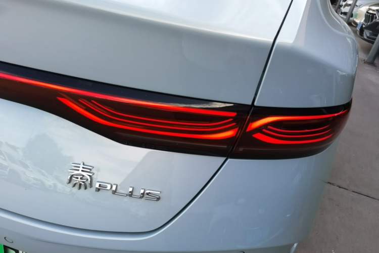Used BYD Qin PLUS 2025 DM-i Smart Drive 55KM Leading Model Right Rear Taillight