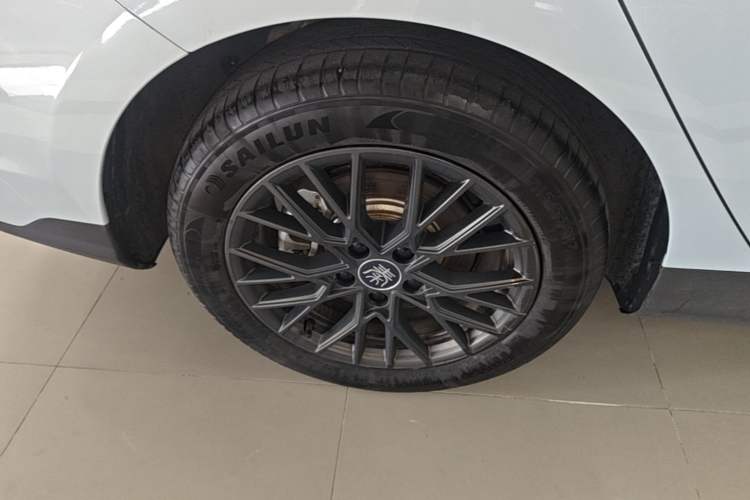 Used BYD Qin PLUS 2025 EV Smart Drive Version 510KM Beyond Model Right Rear Wheel Hub