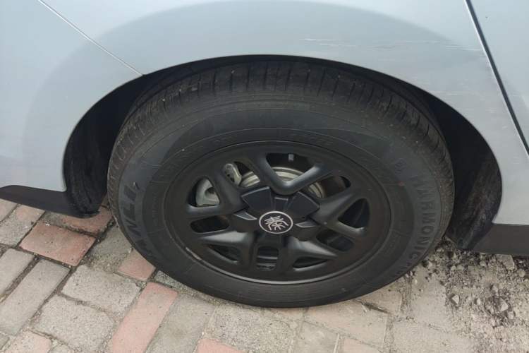 Used BYD Qin PLUS 2025 DM-i Smart Drive 55KM Leading Model Right Rear Wheel Hub