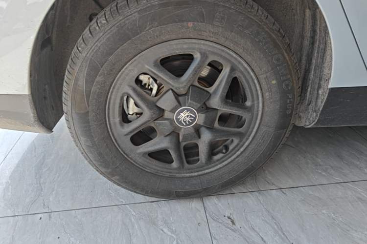 Used BYD Qin PLUS 2025 DM-i Smart Drive 55KM Leading Model Right Rear Wheel Hub