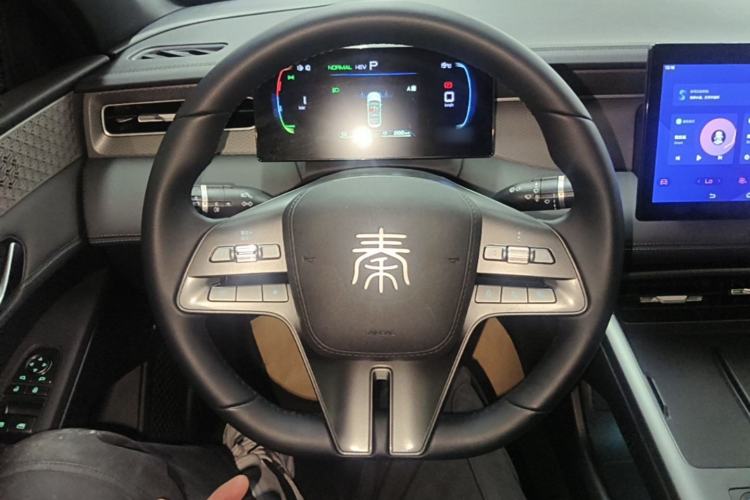 Used BYD Qin PLUS 2025 DM-i Smart Drive 55KM Leading Model Steering Wheel