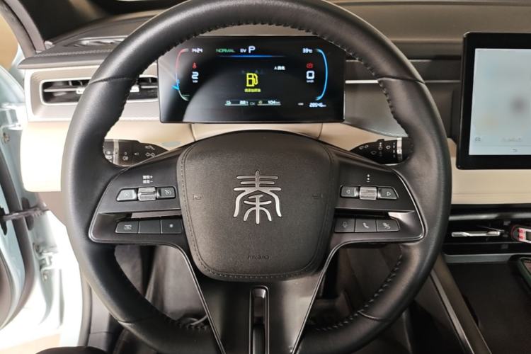 Used BYD Qin PLUS 2025 DM-i Smart Drive 55KM Leading Model Steering Wheel