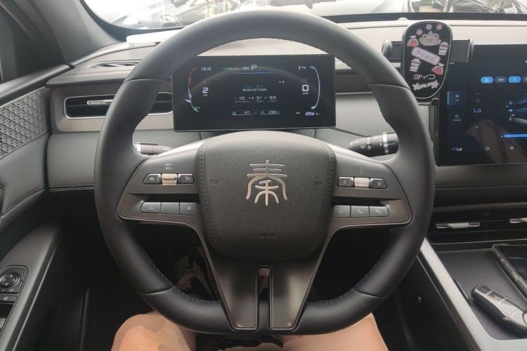 Used BYD Qin PLUS 2025 DM-i Smart Drive 55KM Leading Model Steering Wheel