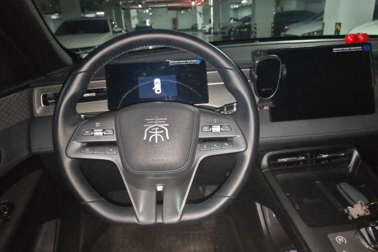 Used BYD Qin PLUS 2025 DM-i Smart Drive 55KM Leading Model Steering Wheel