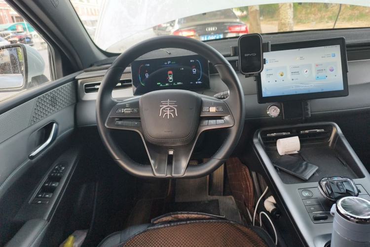 Used BYD Qin PLUS 2025 DM-i Smart Drive 55KM Leading Model Steering Wheel
