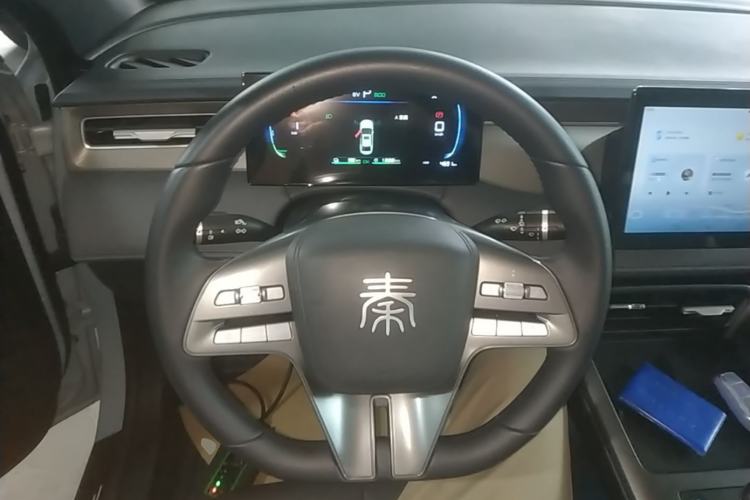 Used BYD Qin PLUS 2025 DM-i Smart Drive 55KM Leading Model Steering Wheel