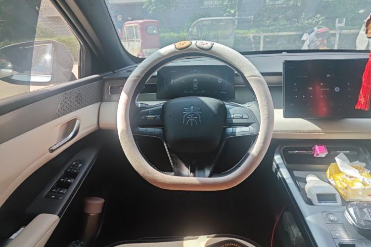 Used BYD Qin PLUS 2025 DM-i Smart Drive 55KM Leading Model Steering Wheel