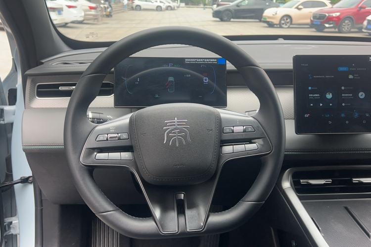 Used BYD Qin PLUS 2025 DM-i Smart Drive 55KM Leading Model Steering Wheel