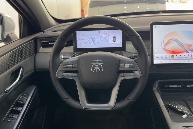 Used BYD Qin PLUS 2025 DM-i Smart Drive 55KM Beyond Model Steering Wheel