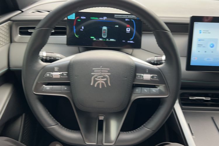 Used BYD Qin PLUS 2025 DM-i Smart Drive 55KM Leading Model Steering Wheel