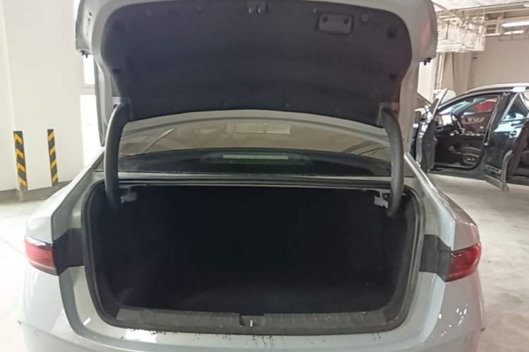 Used BYD Qin PLUS 2025 DM-i Smart Drive 55KM Leading Model Trunk