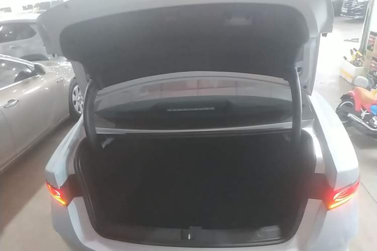 Used BYD Qin PLUS 2025 DM-i Smart Drive 55KM Leading Model Trunk