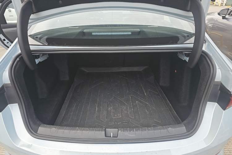 Used BYD Qin PLUS 2025 EV Smart Drive Edition 510KM Leading Model Trunk