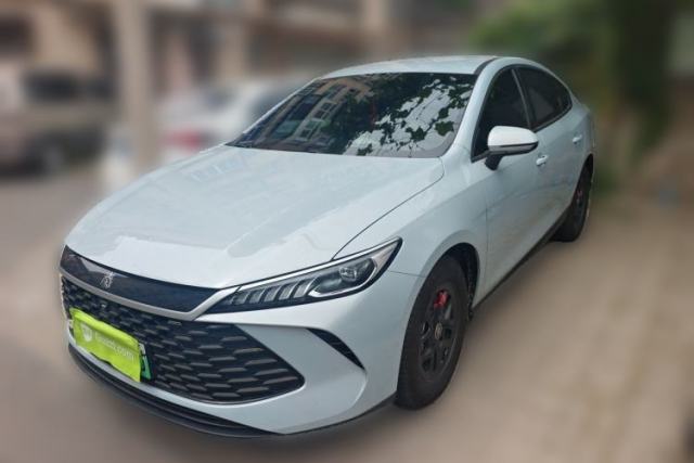 BYD Qin PLUS 2025 DM-i Smart Drive 55KM Leading Model usado