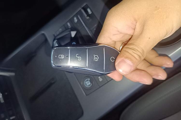 Used BYD Qin PLUS 2025 DM-i Smart Drive 55KM Leading Model Vehicle Key