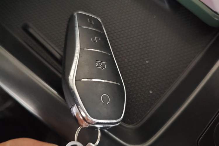 Used BYD Qin PLUS 2025 DM-i Smart Drive 55KM Leading Model Vehicle Key